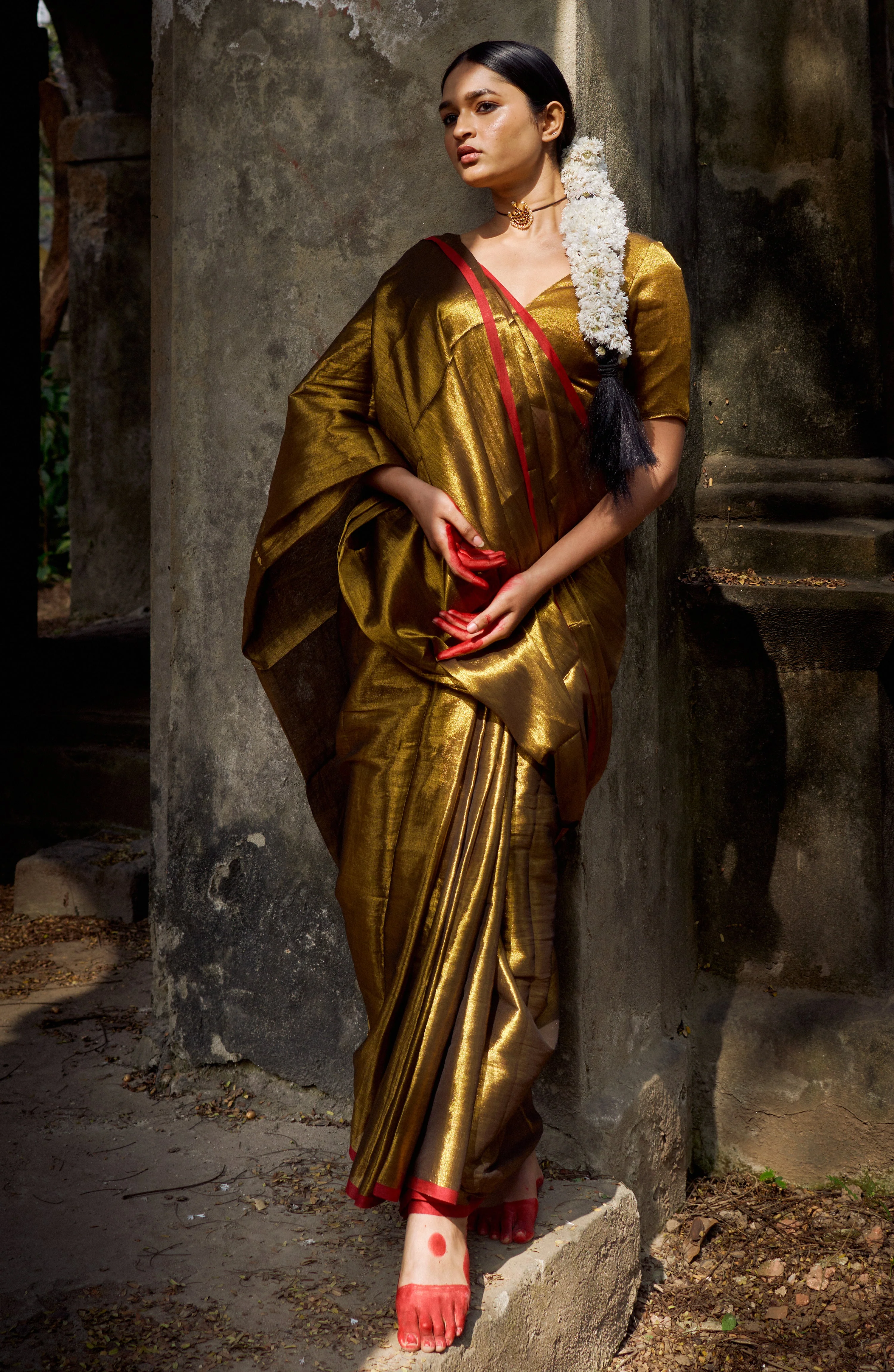 Mayura Metallic Gold Handloom Tissue Saree