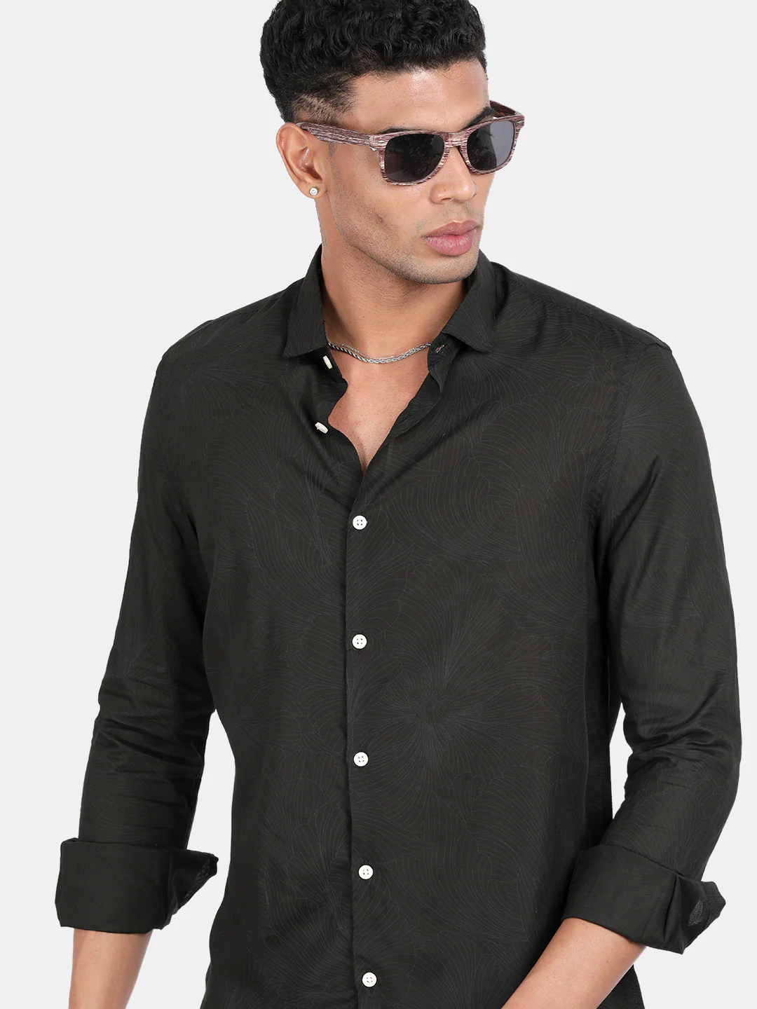 Men Black Slim Fit Spread Collar Full Sleeve Casual Shirt