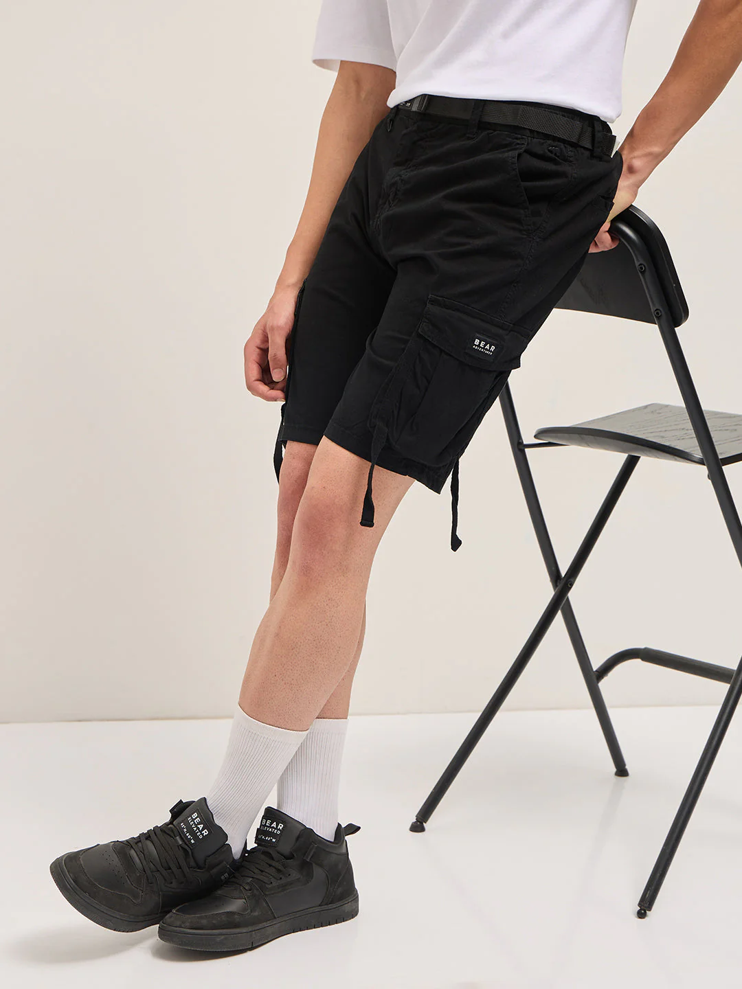 Men Black Solid Cotton Cargo Shorts