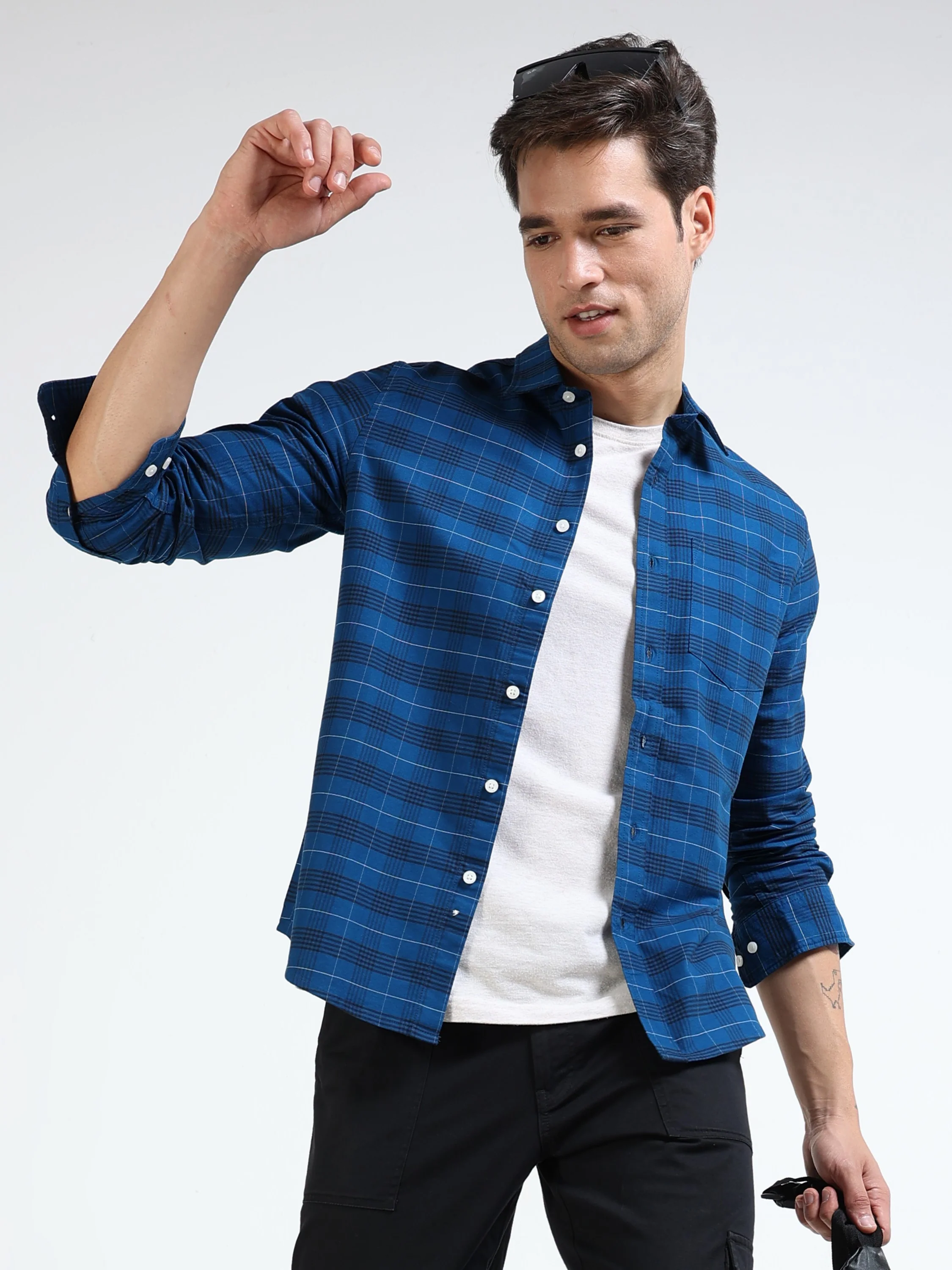 Men Slim Fit Blue & Black Shirt