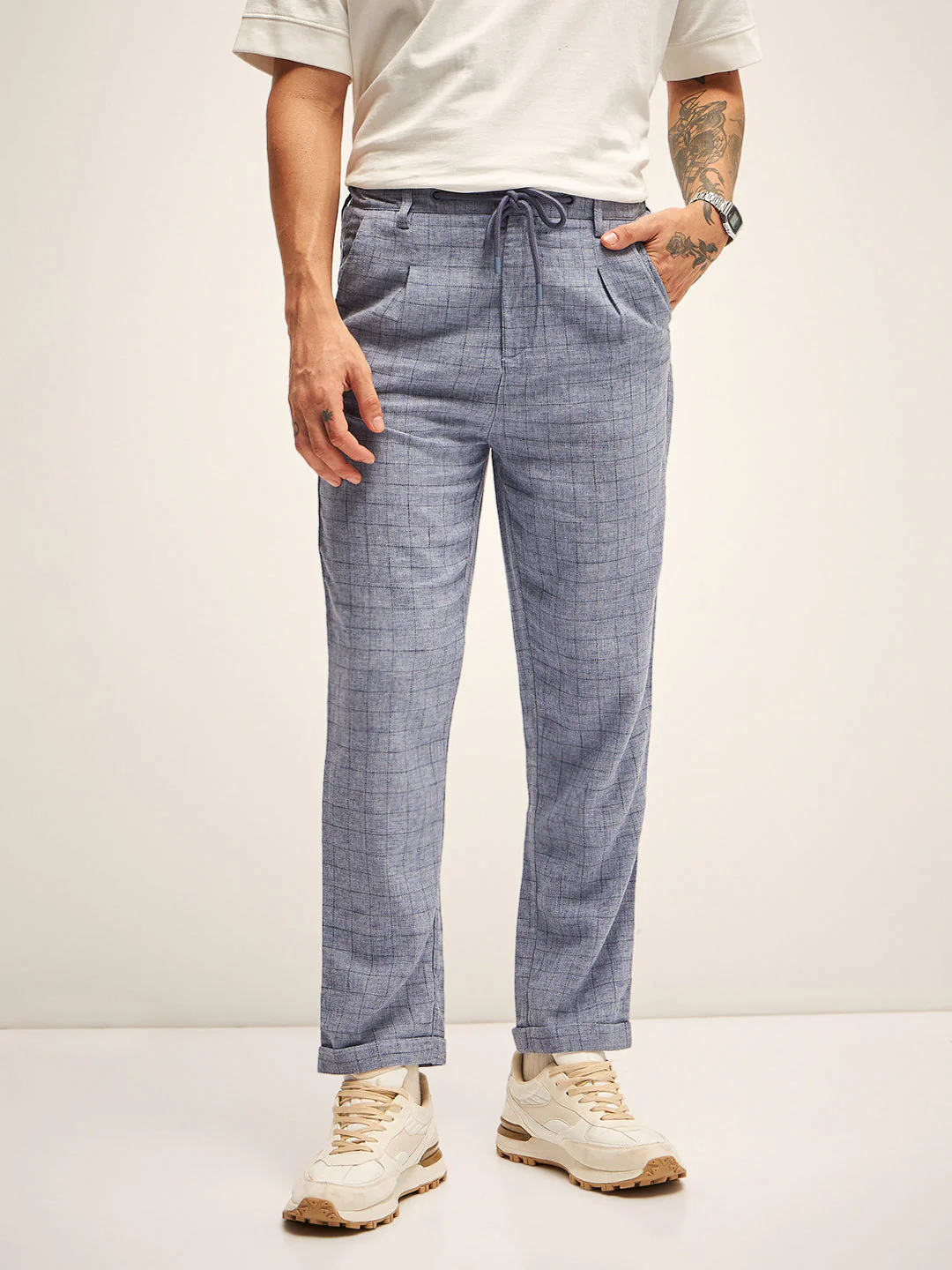 Men Blue Checked Regular Fit Mid-Rise Casual Pant