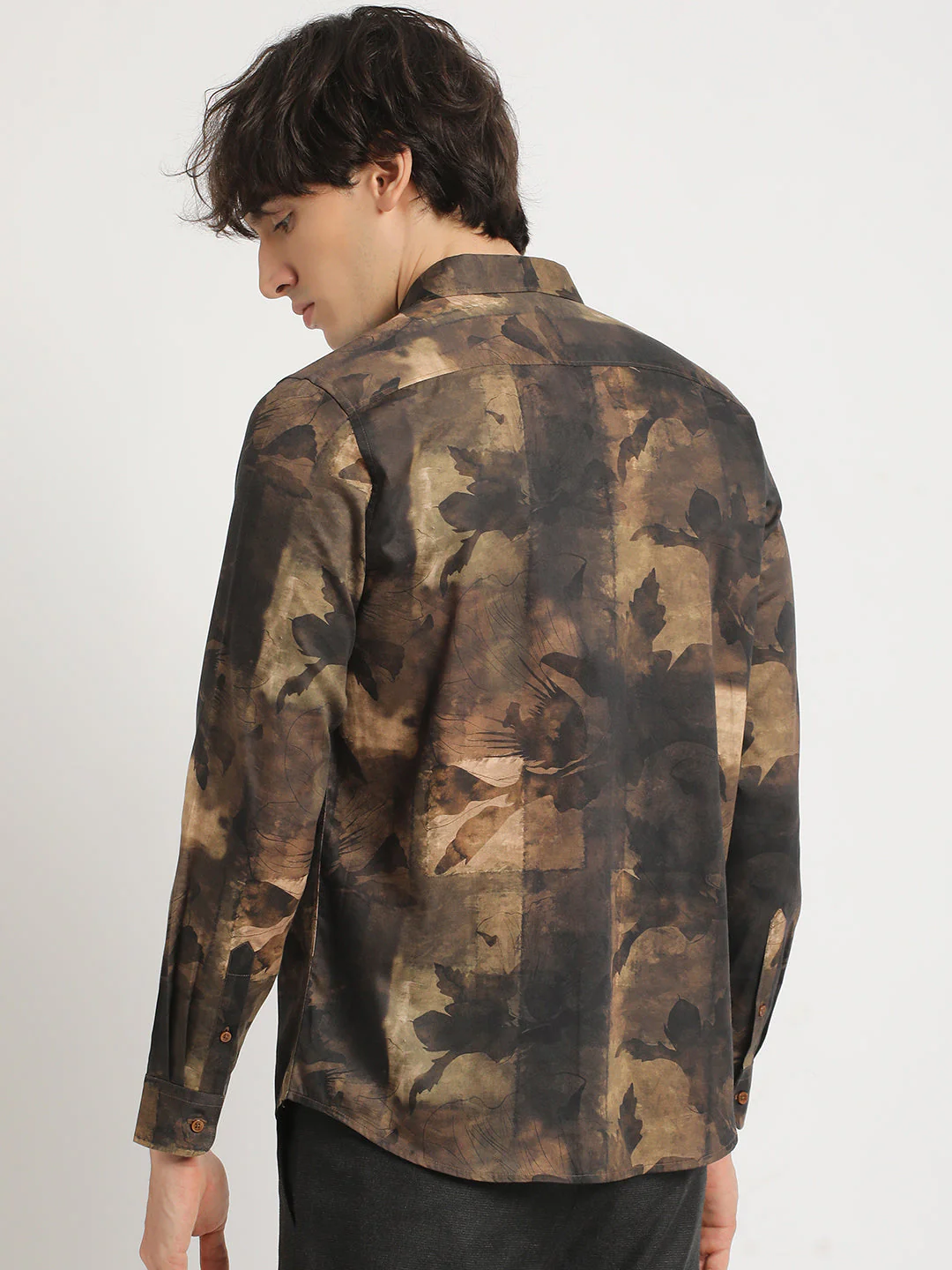 Men Brown Marble Swirl Pattern Long-Sleeve Slim Fit Casual Shirt - Image 4