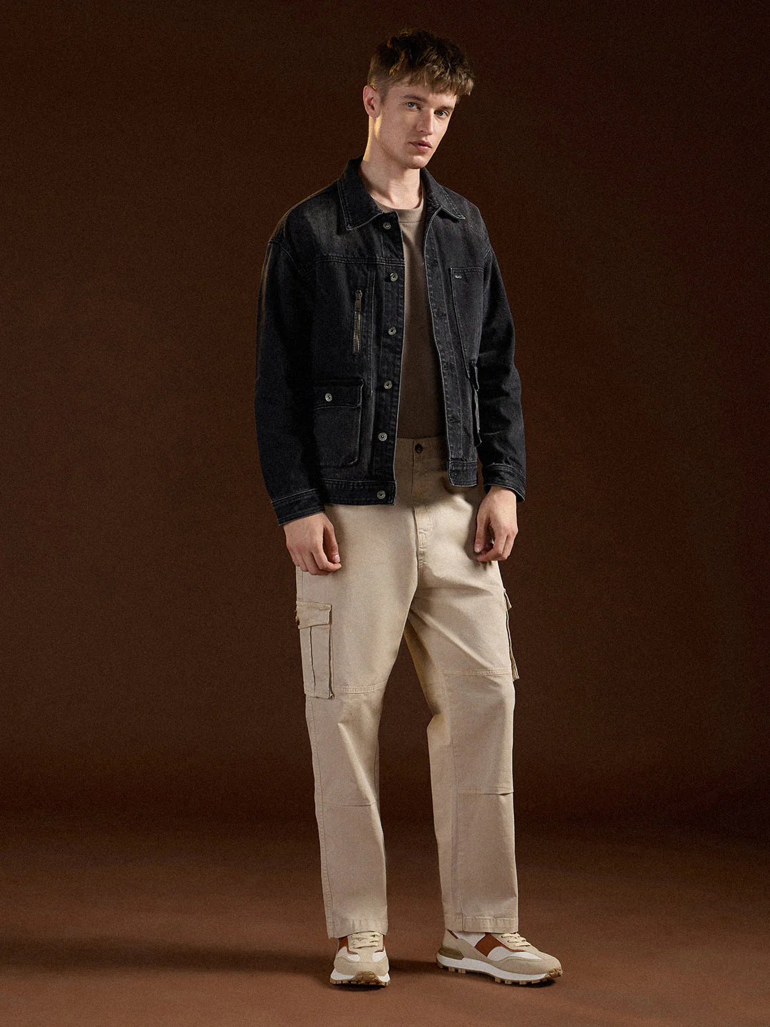 Men Cream Solid Straight Fit Functional & Stylish Cargo Pant