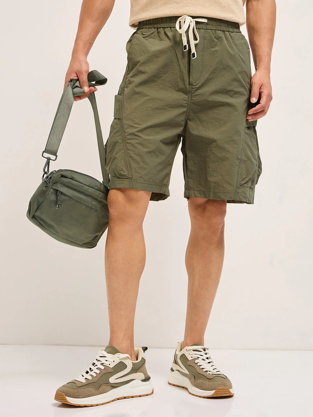 Men Green Polyester Regular Fit Knee-Length Utility Cargo Shorts