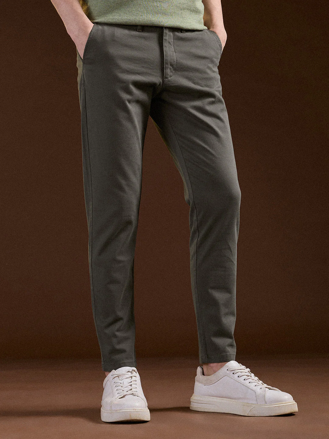 Men Grey Solid Slim Fit Casual Chino Trouser