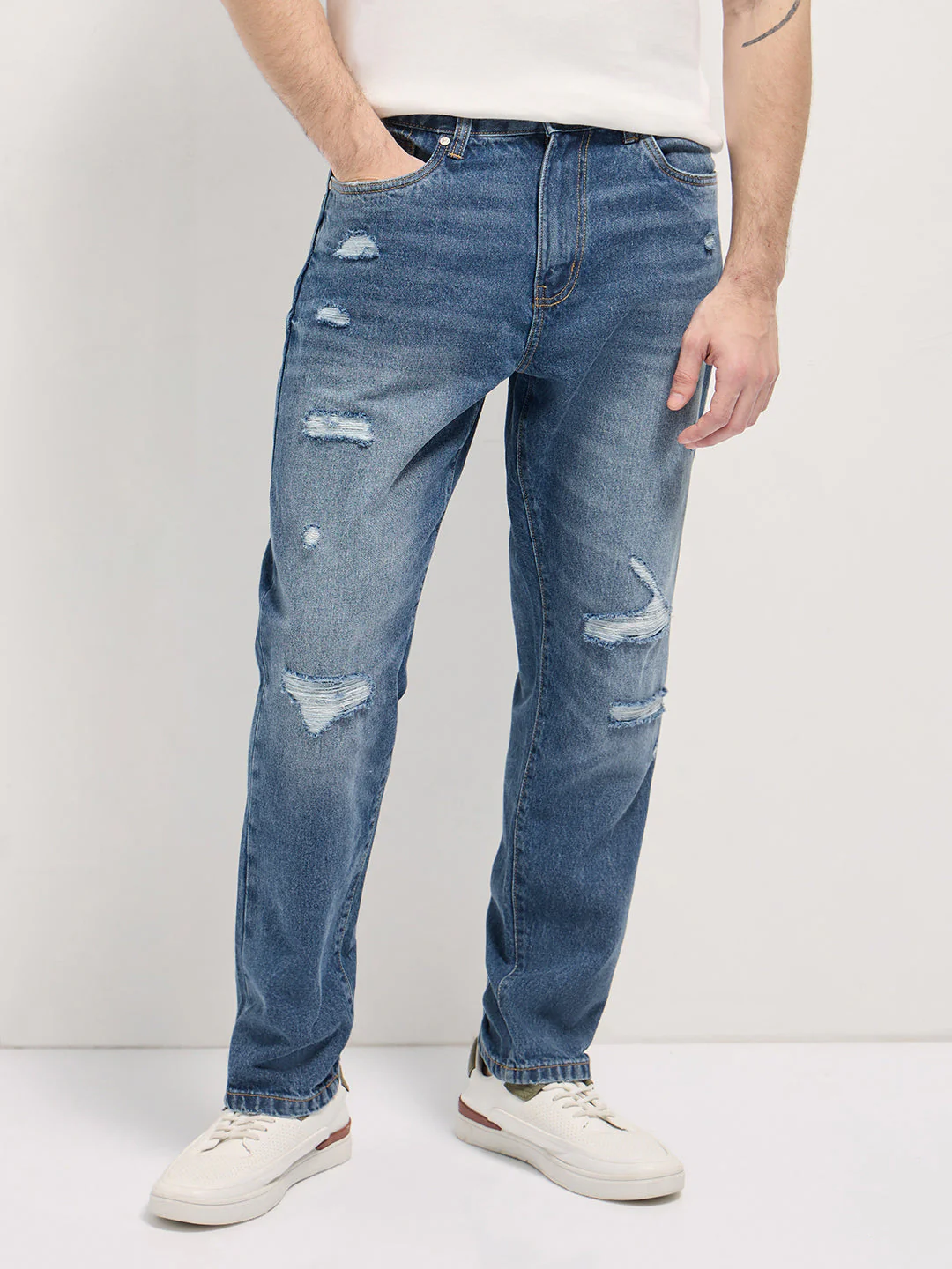 Men Mid BlueLight Fade High Distressed Mid-Rise Relaxed Fit Jeans