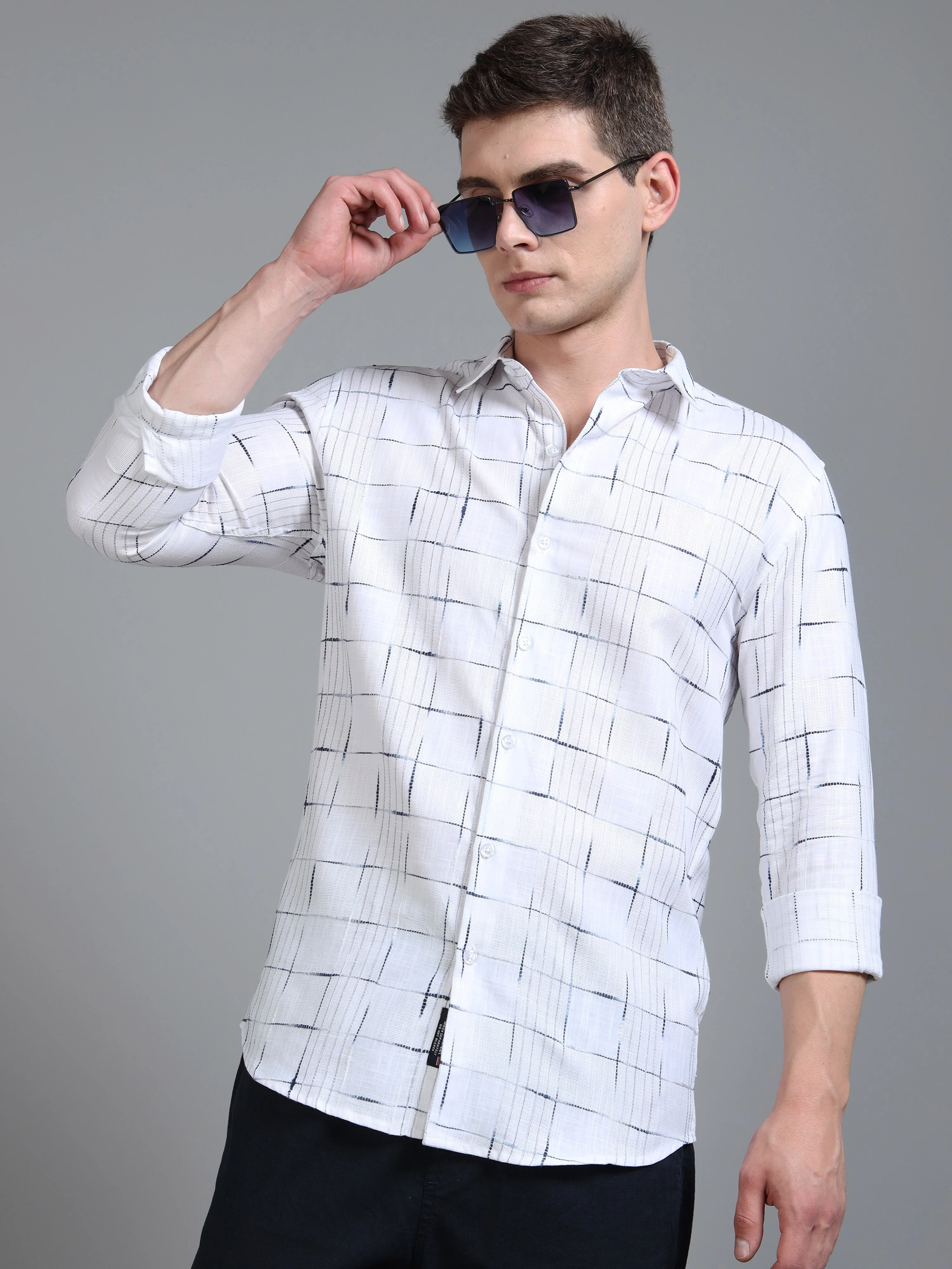 Men Milo White Checks Shirt