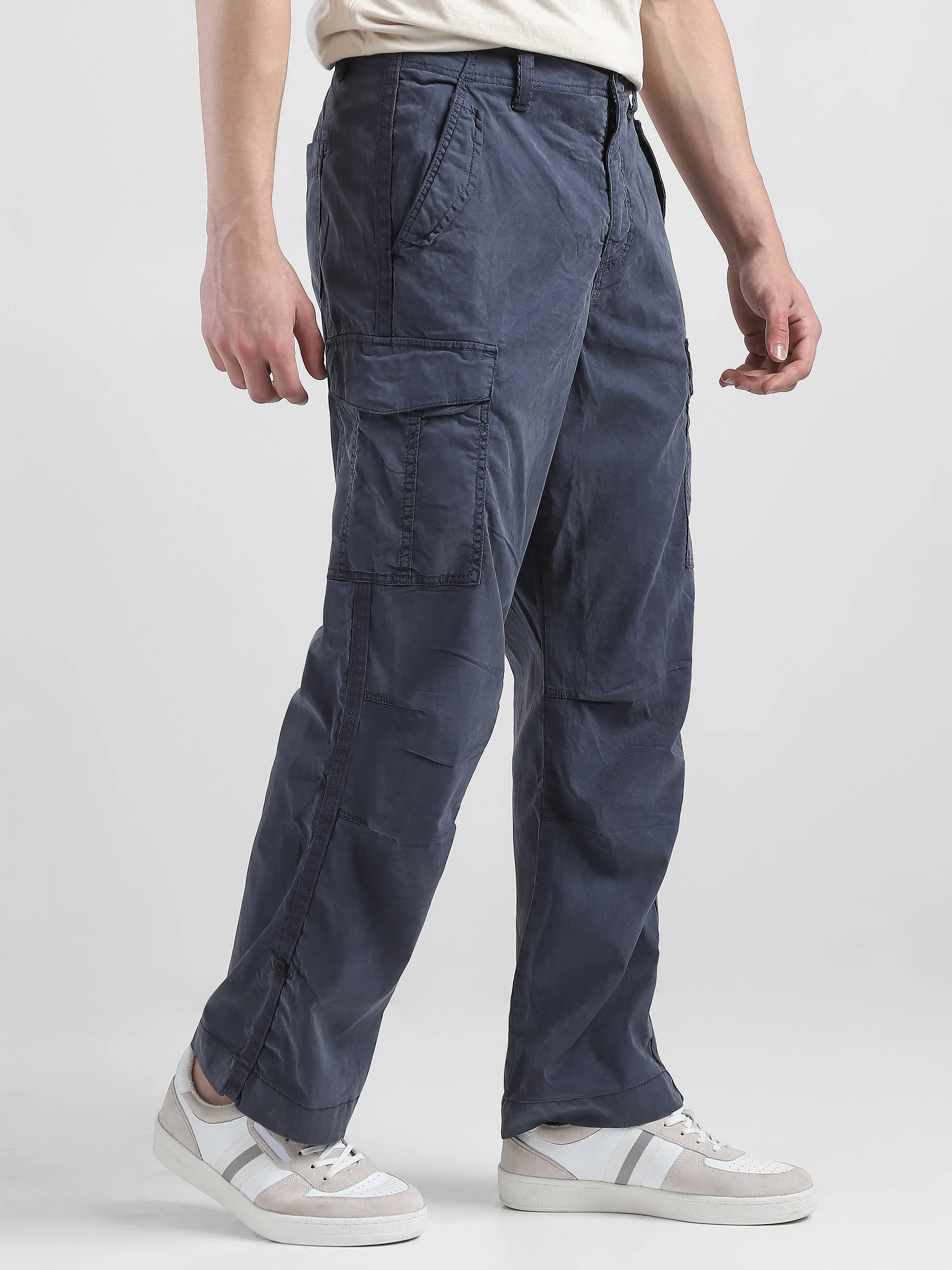 Men Navy Mid Rise Comfort Fit Cargo with 6 pockets