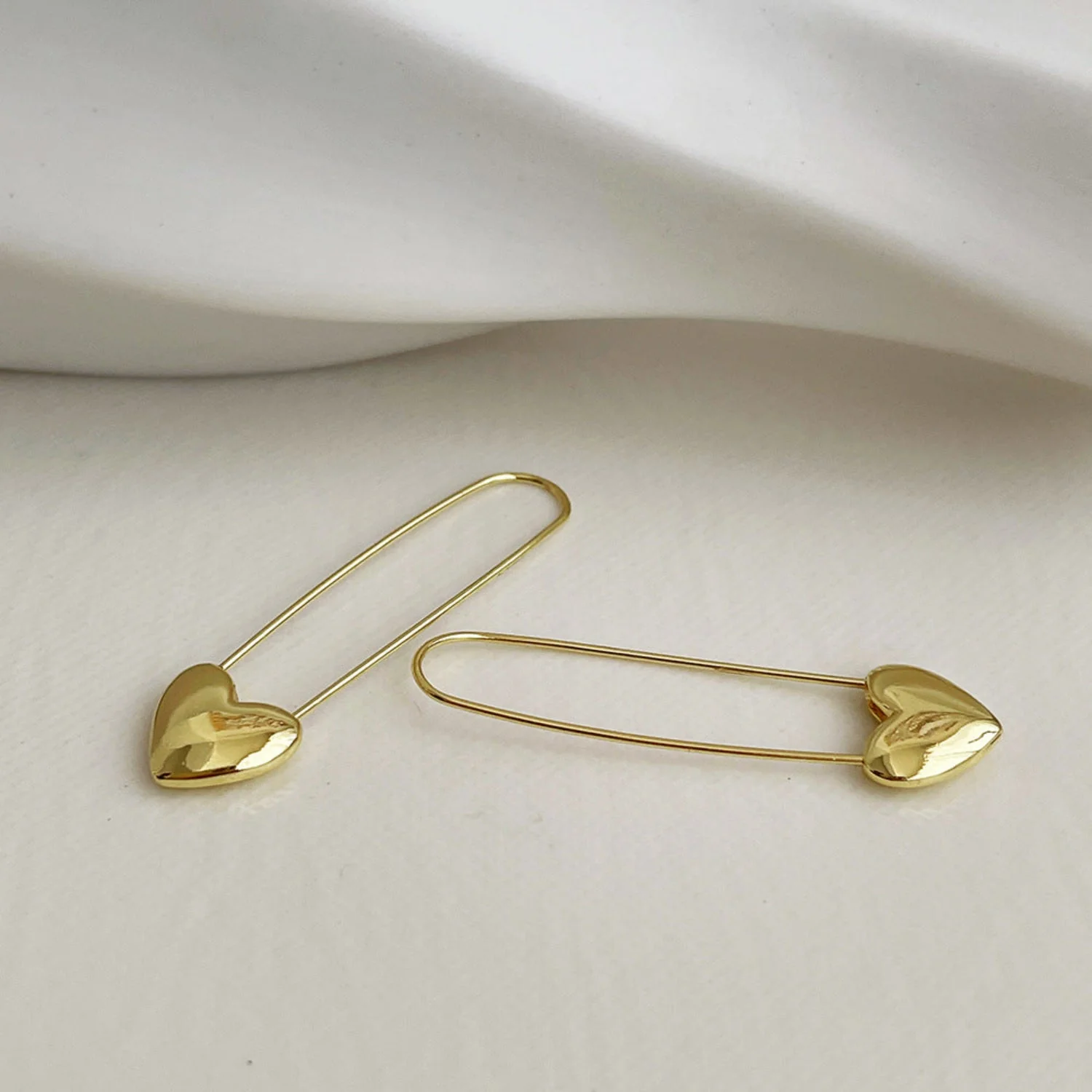 Minimalist Gold Heart Dangle Earring
