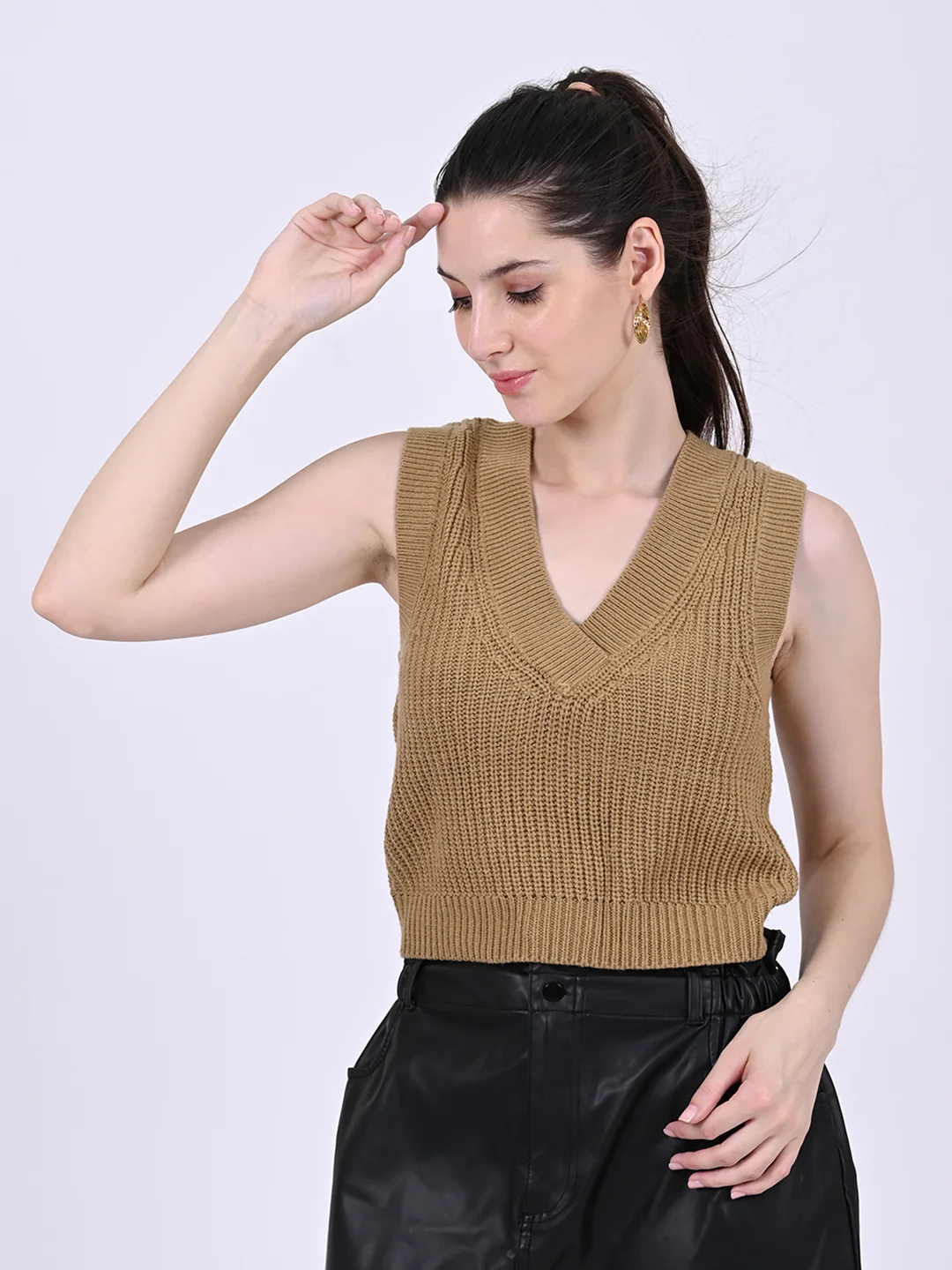 Women Grey Cable Knit Vest - Image 2