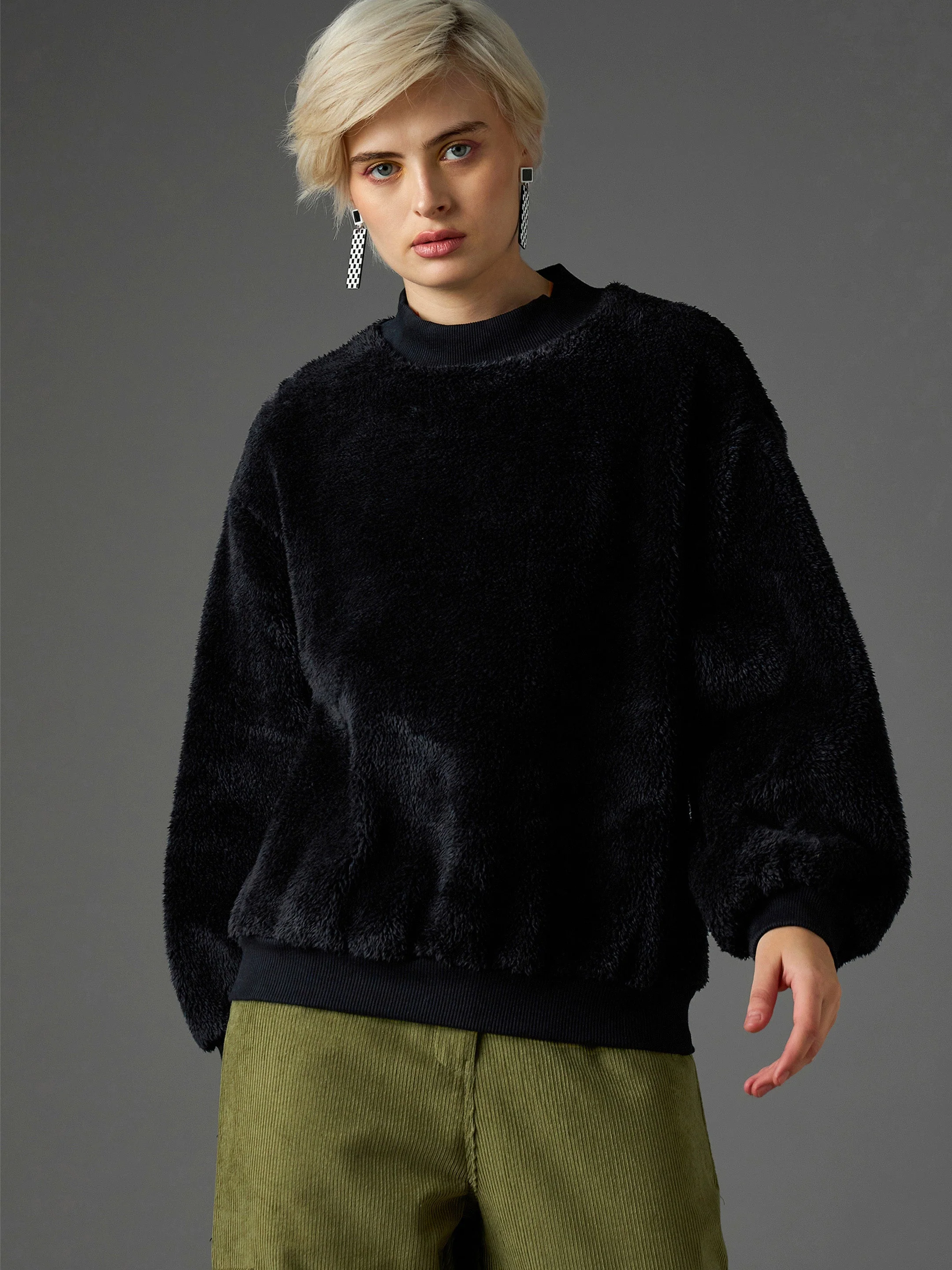 Women Black Balloon Sleeve Faux Fur Sweatshirt