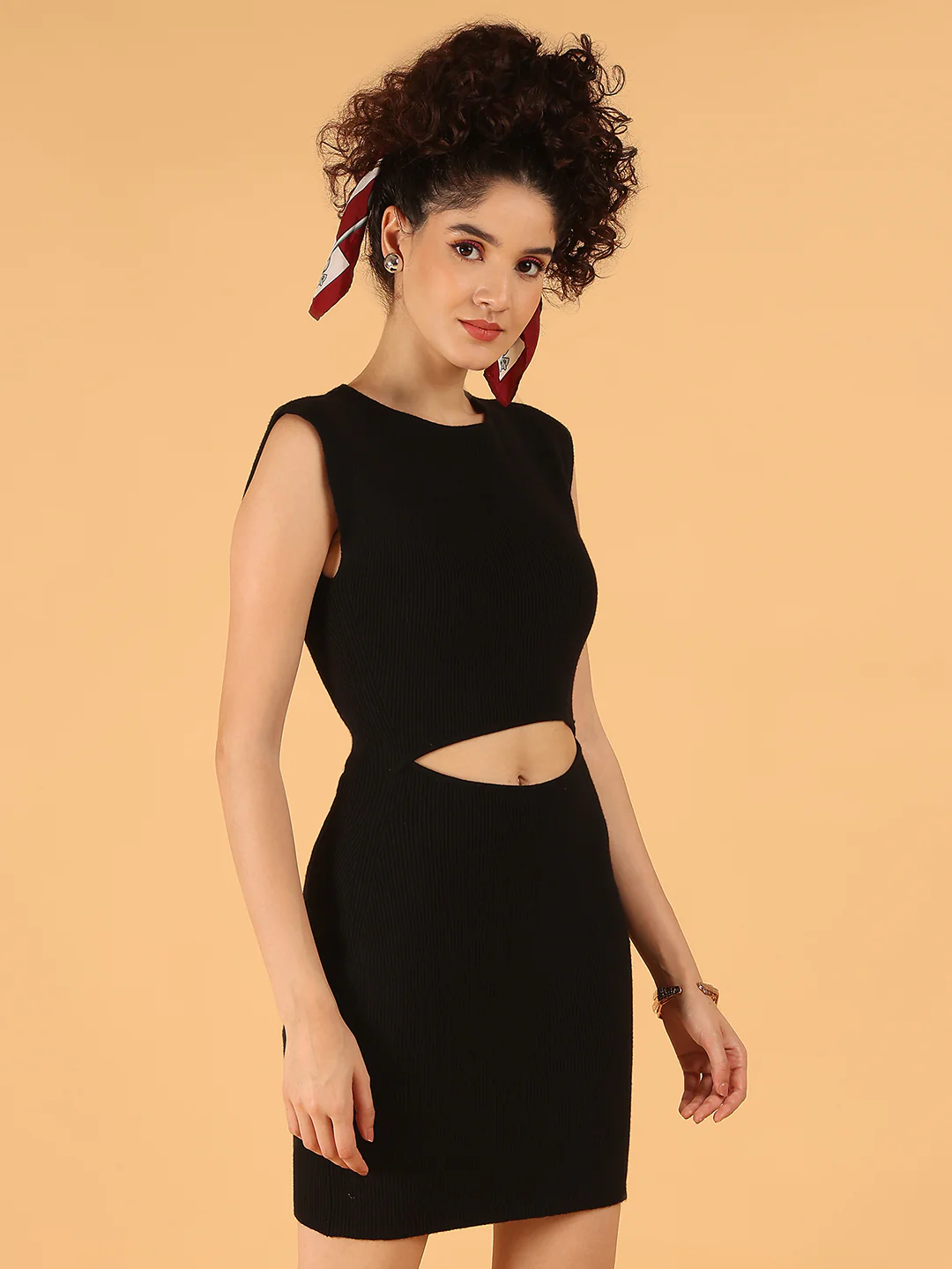 Women Black Cut-Out Sleeveless Bodycon Dress - Image 2