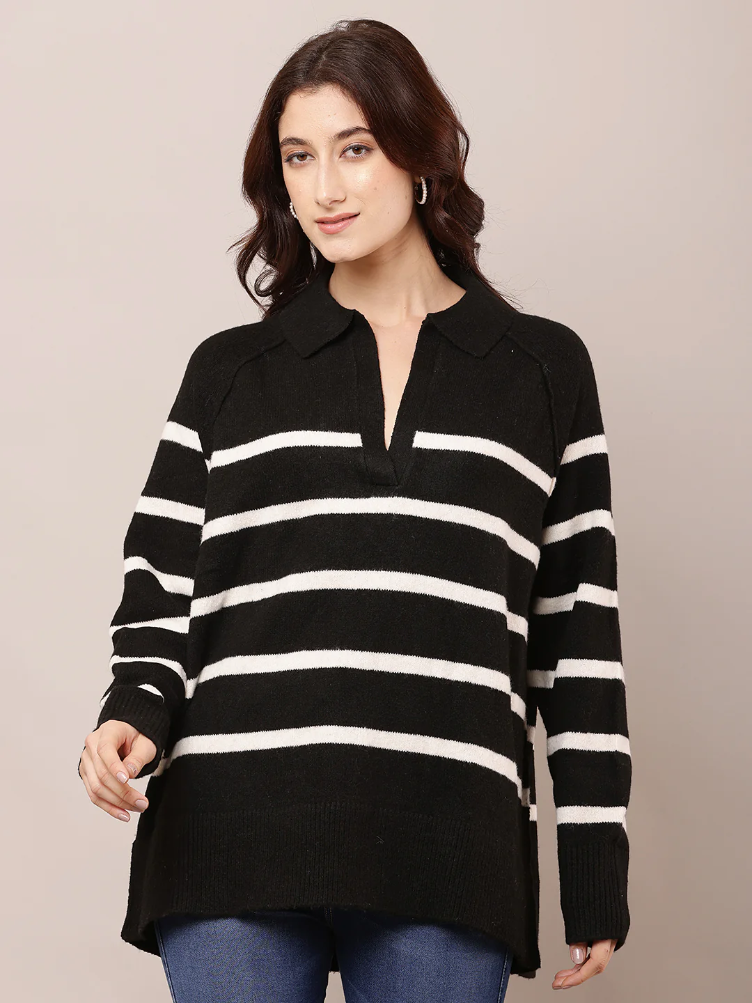 Women Black Polyester V-Neck Baggy Sweater