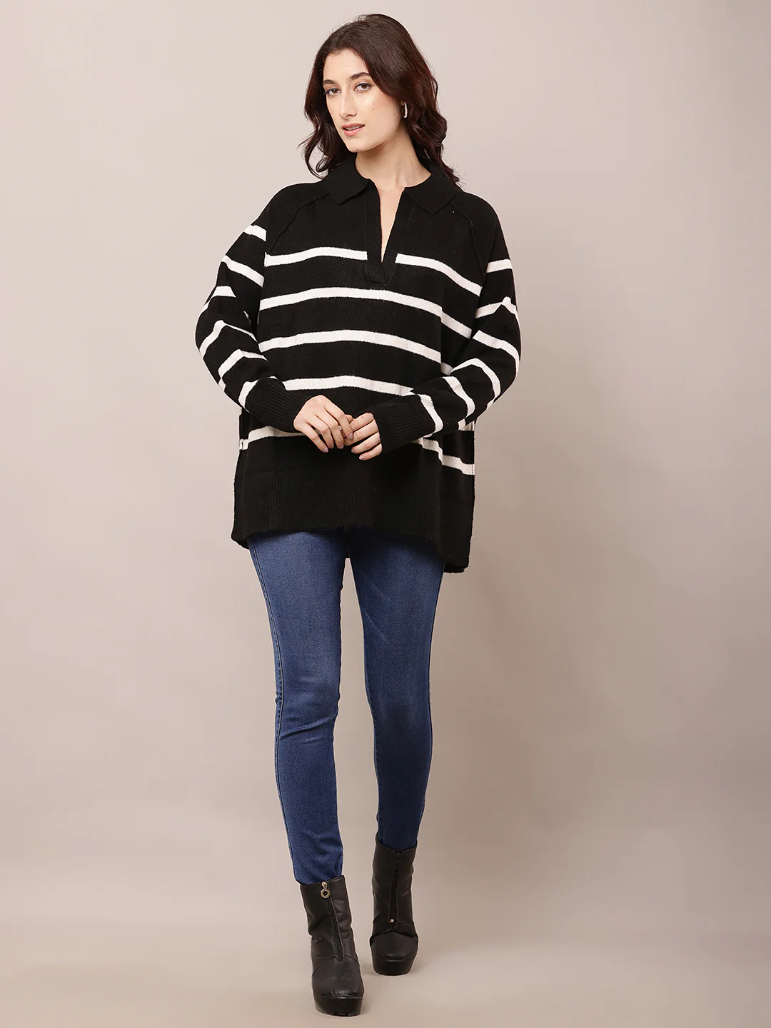 Women Black Polyester V-Neck Baggy Sweater - Image 5