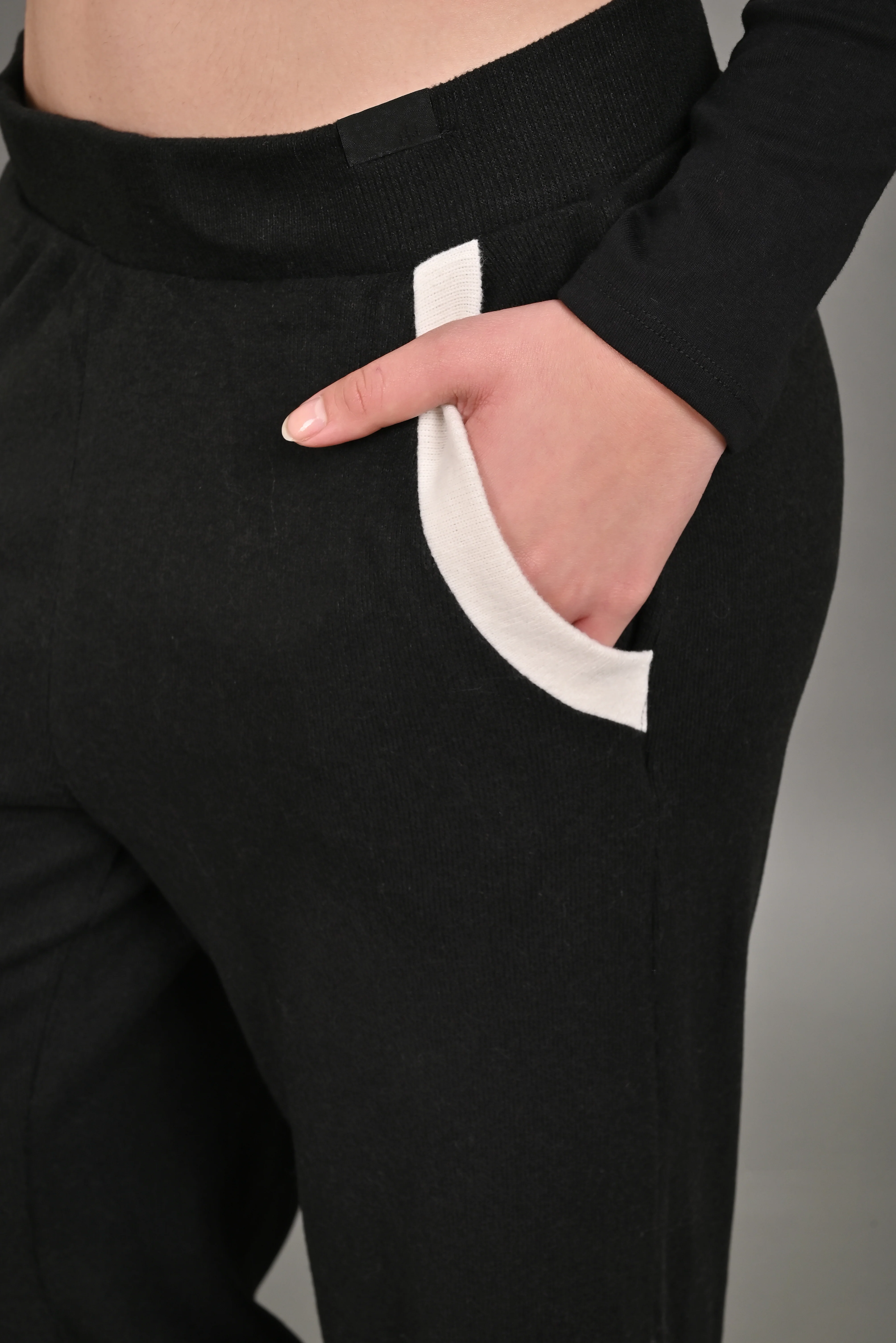 Women Black Teddy Trousers - Image 2