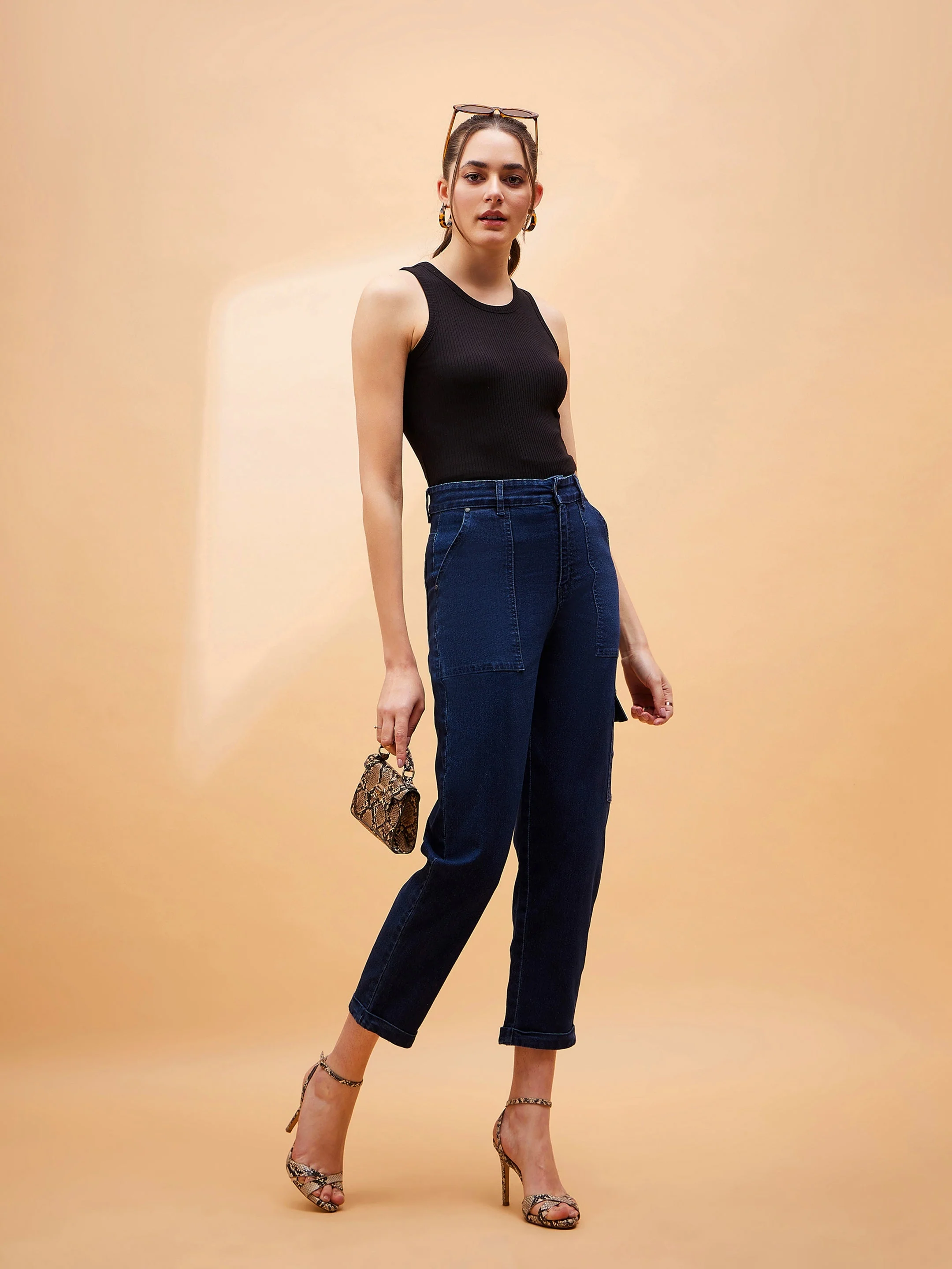 Women Blue Blast Multi Pockets Balloon Fit Jeans - Image 2
