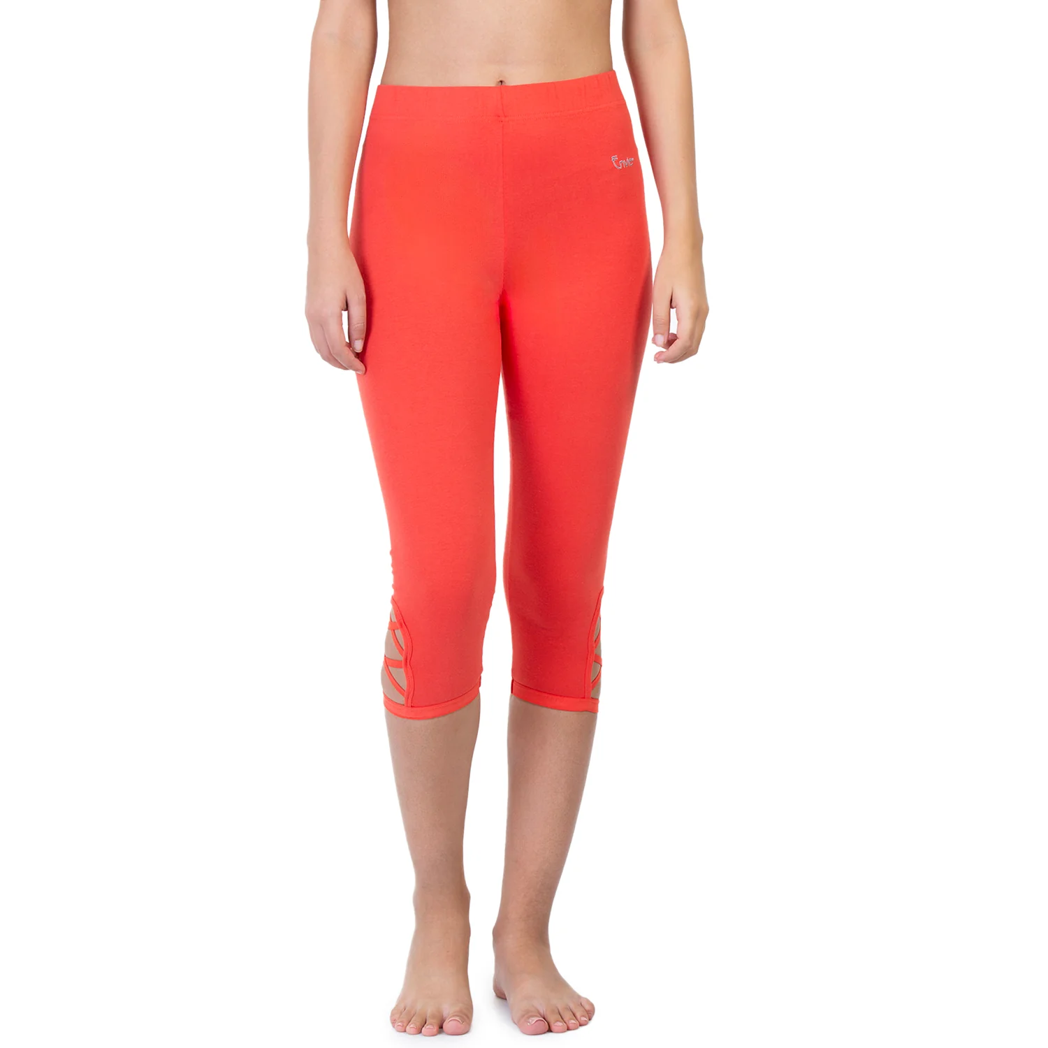 Women 3/4th Criss Cross Capri Pant