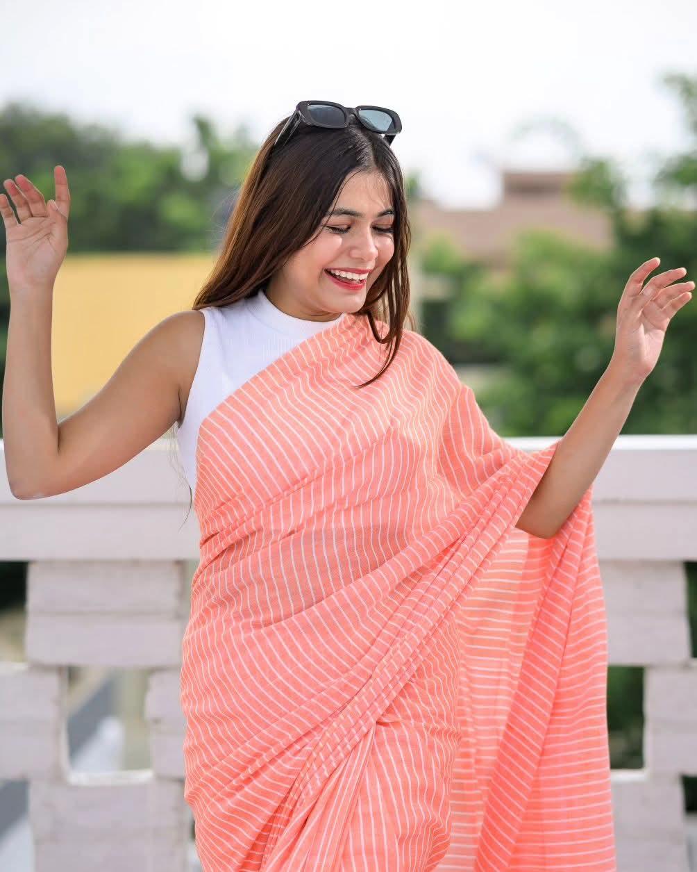 Women Cotton Stripes Saree