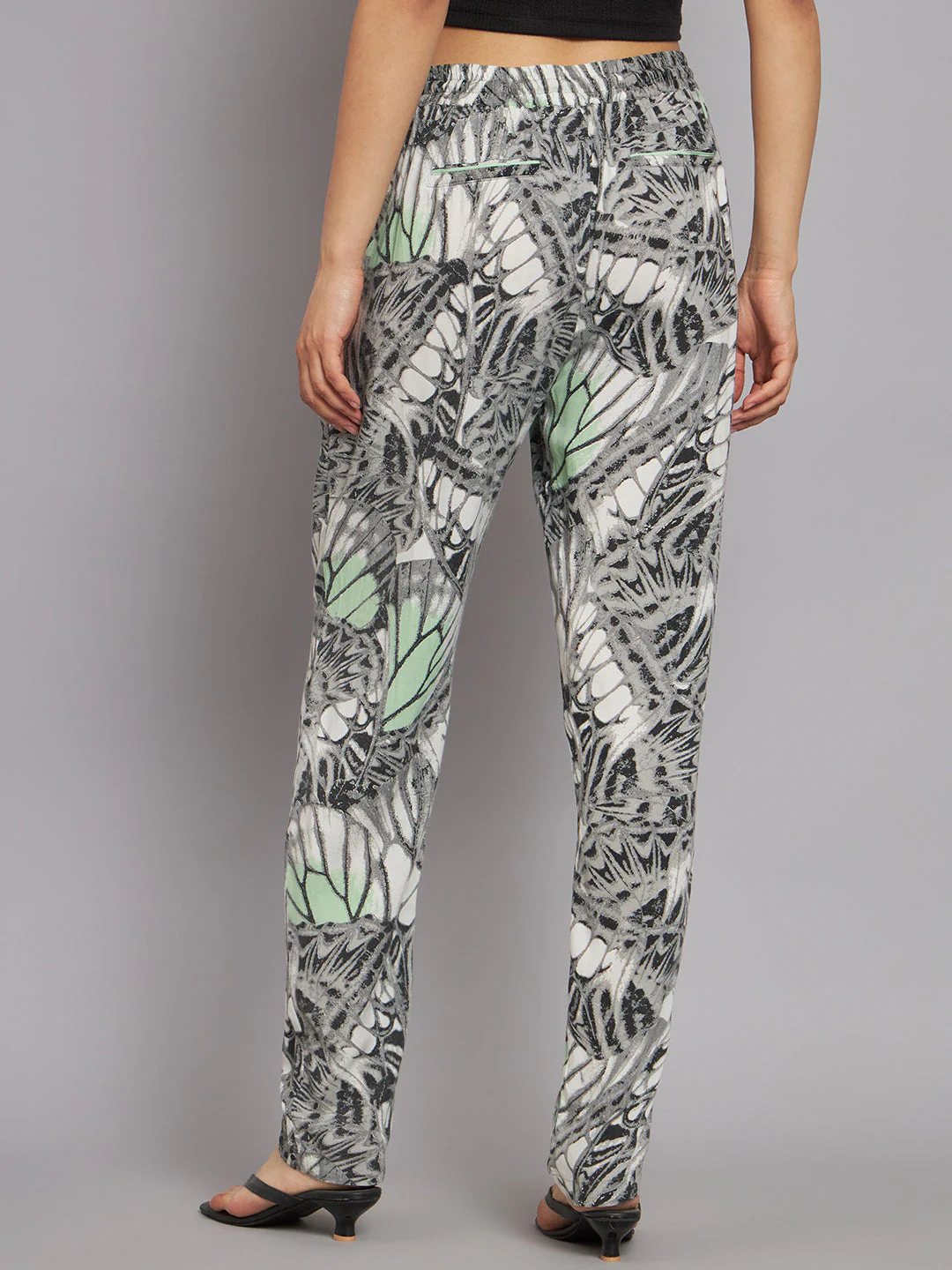 Women Grey Printed Pants - Image 4