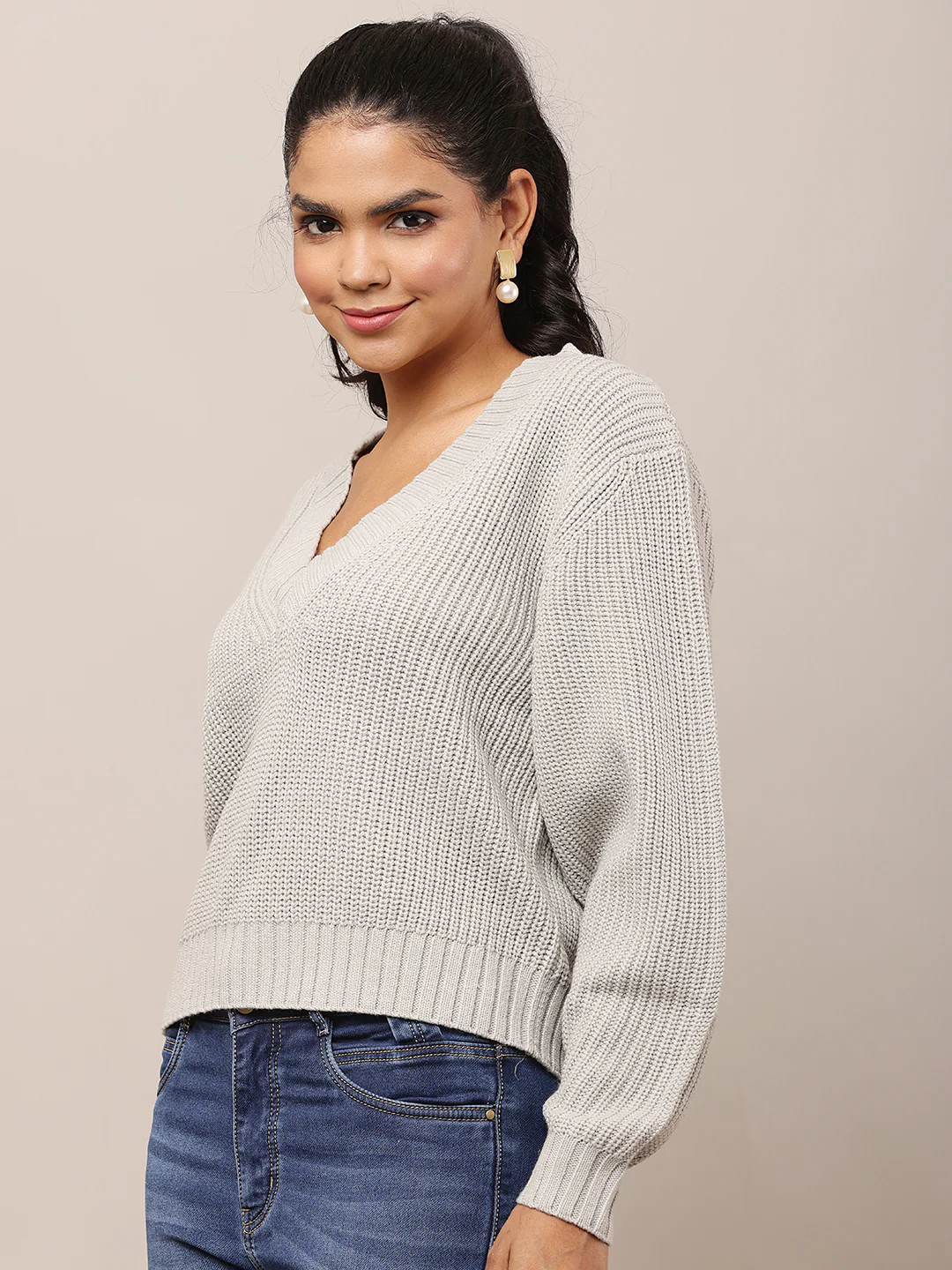 Women Grey V-Neck Knitted Acrylic Sweater - Image 2