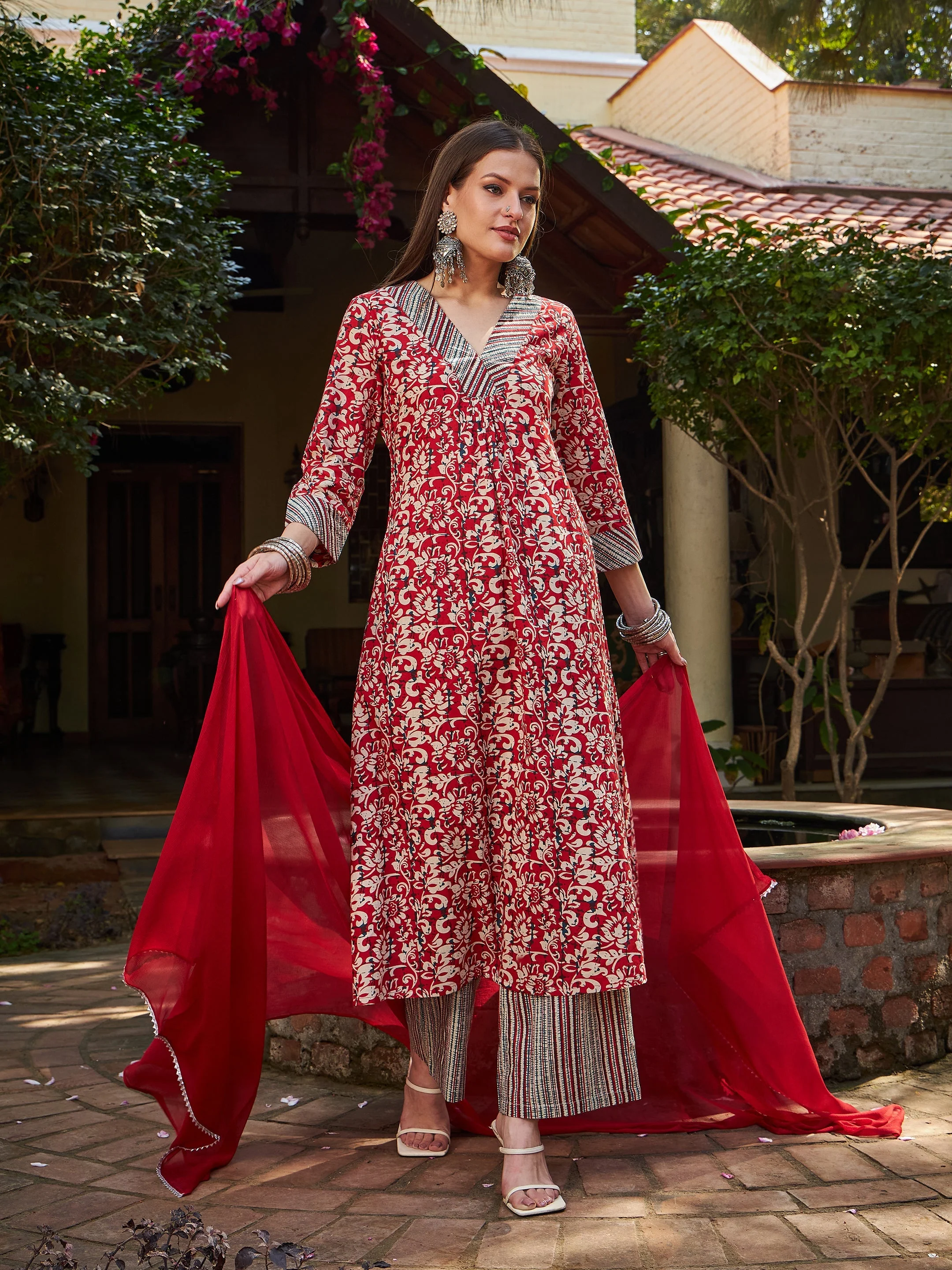 Women Maroon Geometric Print V Neck Kurta With Pencil Pants & Dupatta