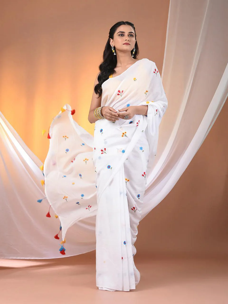 Women White Floral Cotton Saree