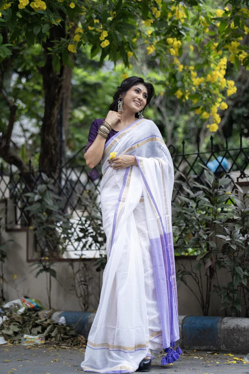 Women White Mul Cotton Zari Border Saree