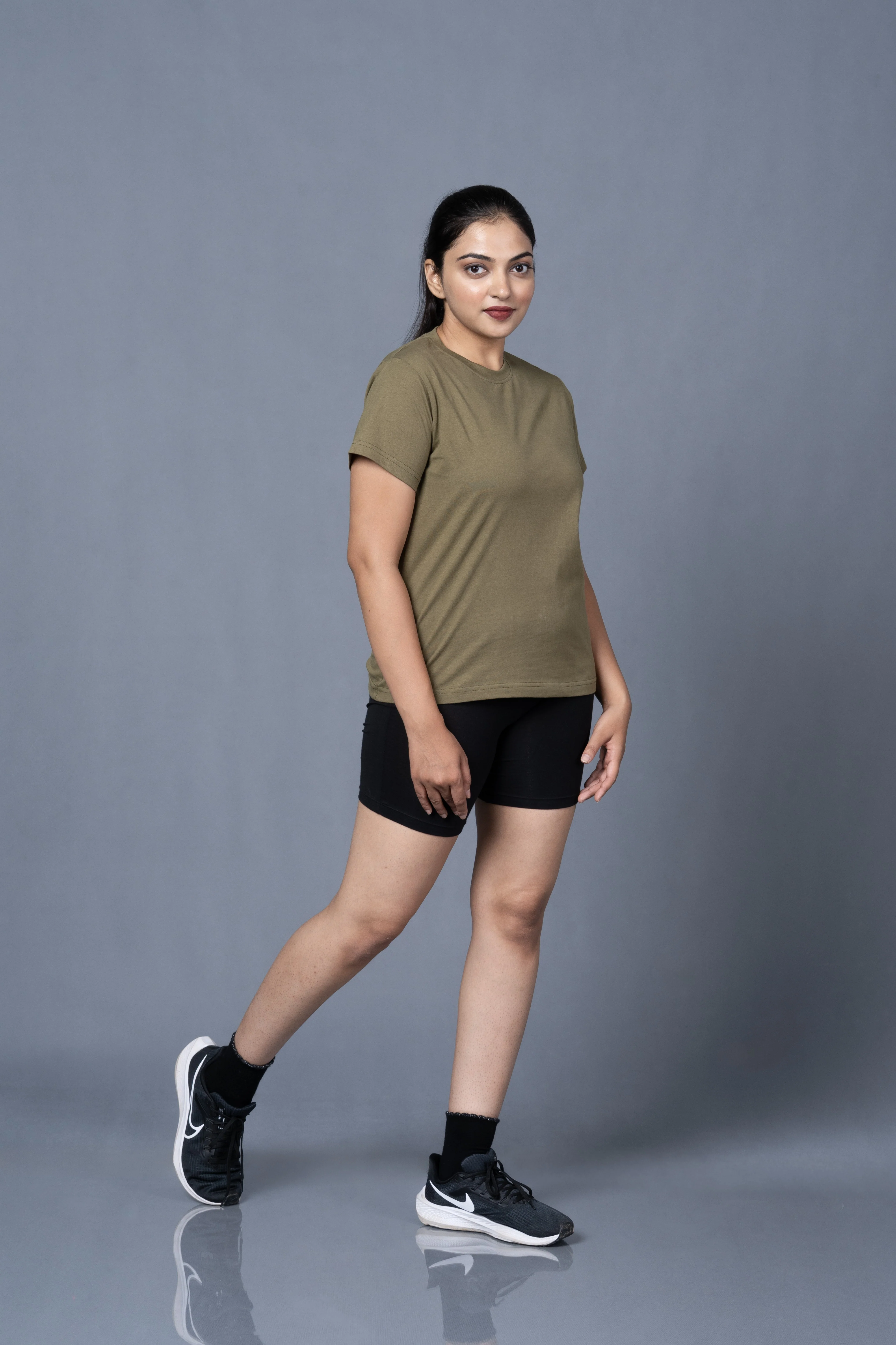 Women Round Neck Olive Tshirt - Image 3